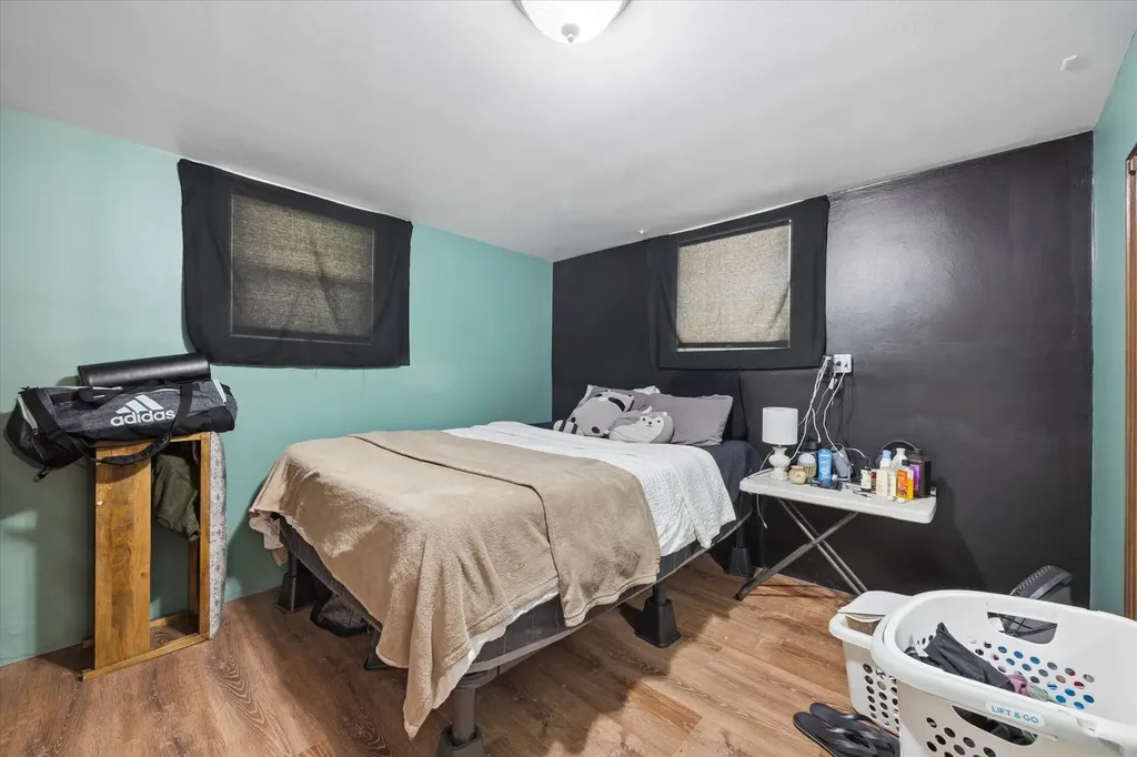 6429 South Tripp Avenue Chicago IL 60629