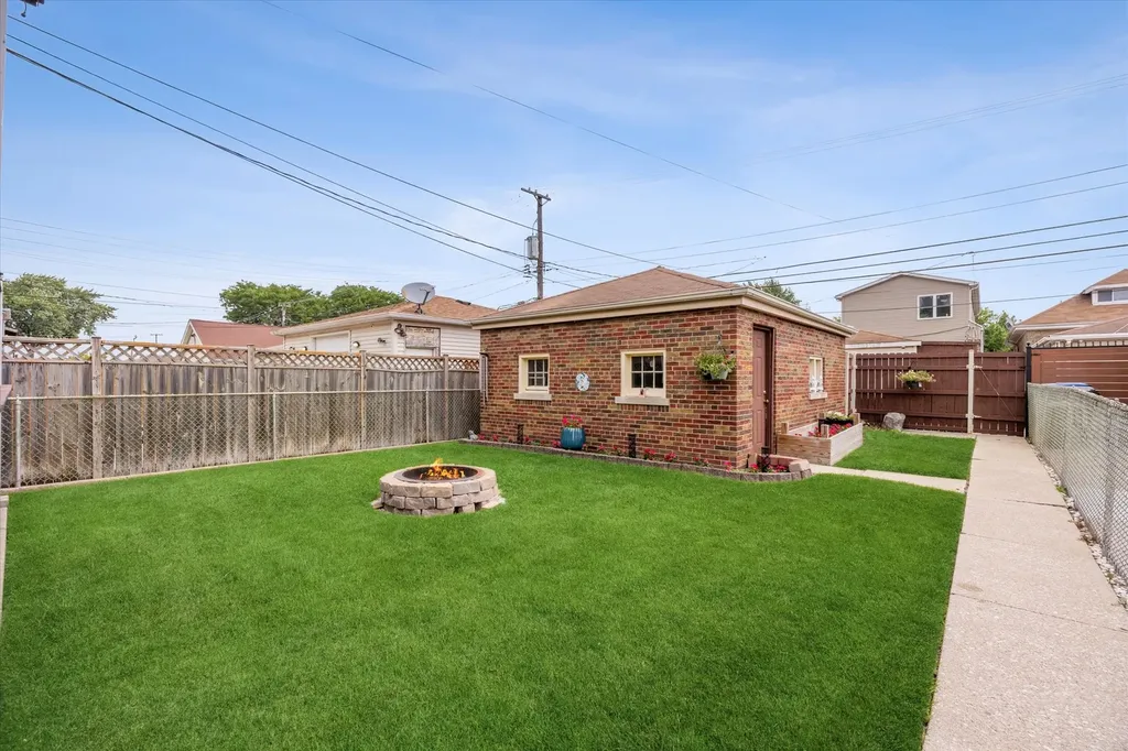 6429 South Tripp Avenue Chicago IL 60629