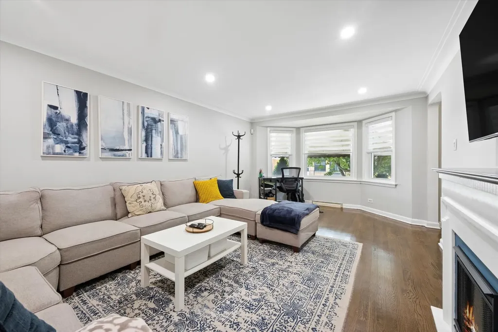 6429 South Tripp Avenue Chicago IL 60629