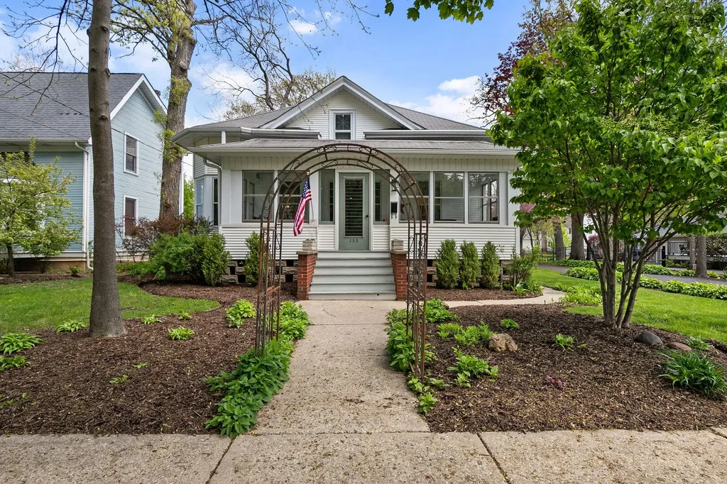 155 South Slusser Street Grayslake IL 60030