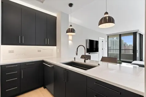501 North Clinton Street Chicago IL 60654