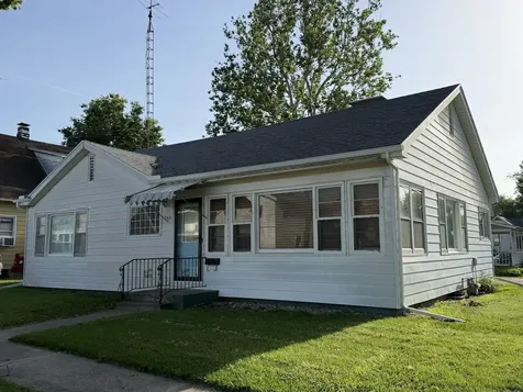 202 South William Street Farmer City IL 61842