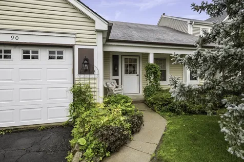 90 Sandhurst Road Mundelein IL 60060