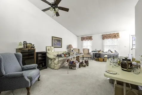 90 Sandhurst Road Mundelein IL 60060