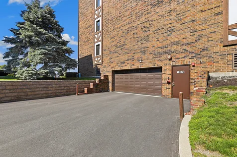 10420 Circle Drive Oak Lawn IL 60453
