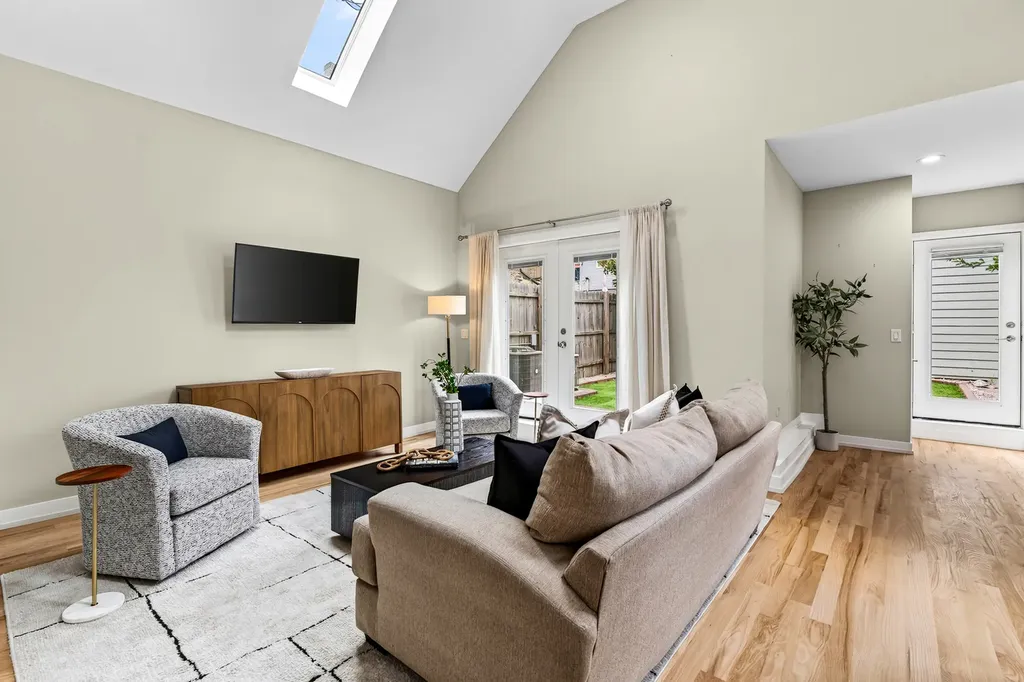 2534 West Haddon Avenue Chicago IL 60622