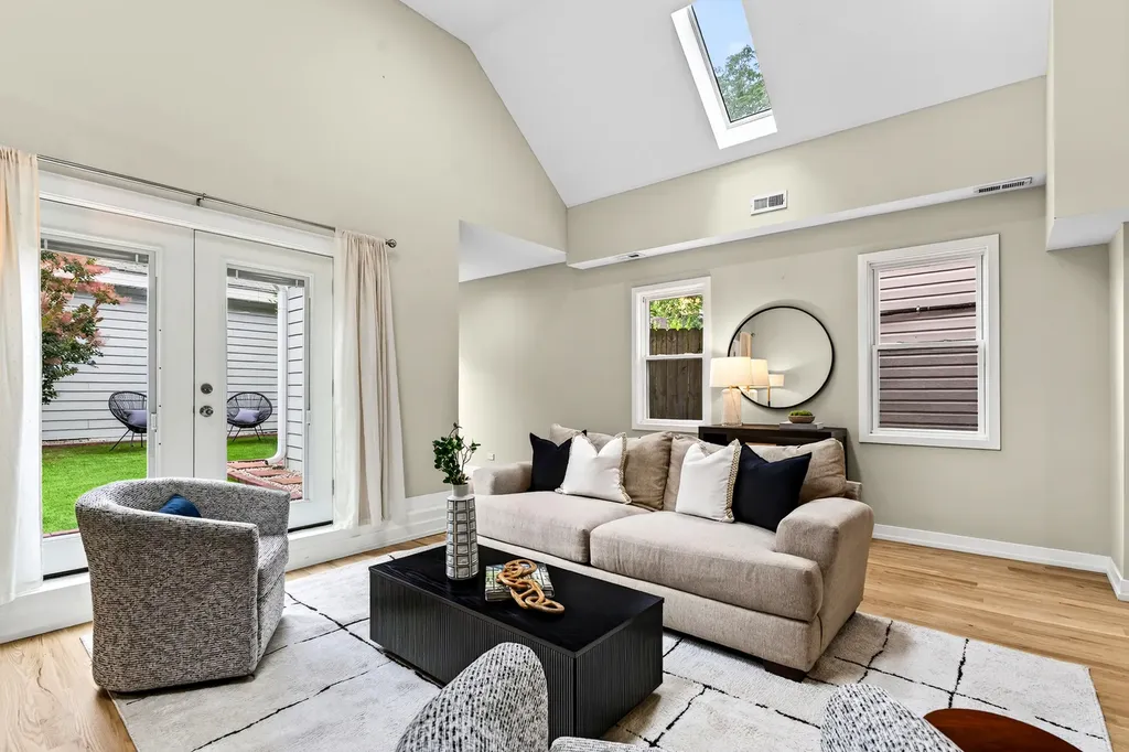 2534 West Haddon Avenue Chicago IL 60622