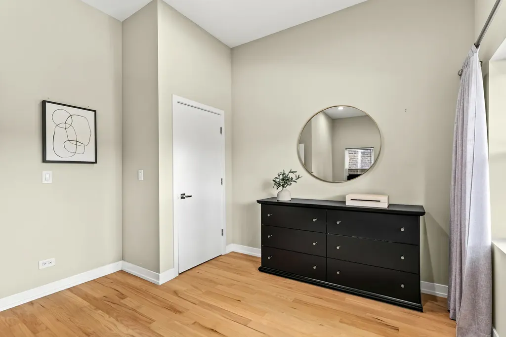 2534 West Haddon Avenue Chicago IL 60622