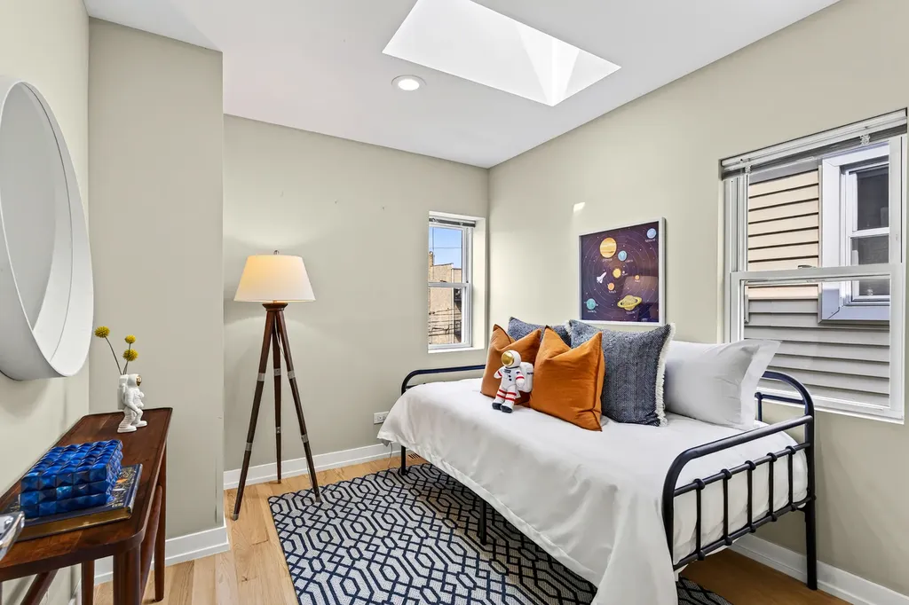 2534 West Haddon Avenue Chicago IL 60622