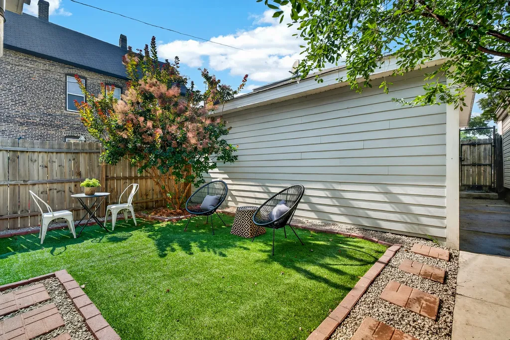 2534 West Haddon Avenue Chicago IL 60622