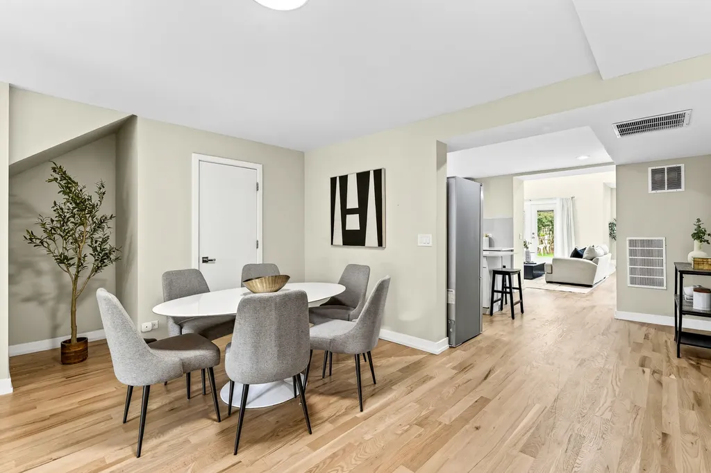 2534 West Haddon Avenue Chicago IL 60622