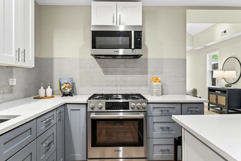 2534 West Haddon Avenue Chicago IL 60622