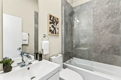 2534 West Haddon Avenue Chicago IL 60622