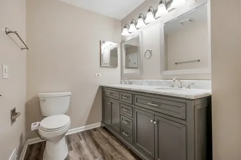 804 Spring Creek Court Elk Grove Village IL 60007