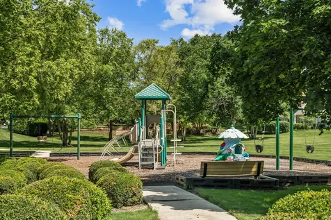 804 Spring Creek Court Elk Grove Village IL 60007
