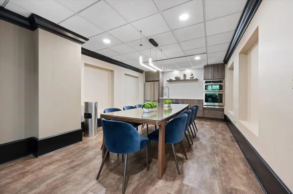 10 East Ontario Street Chicago IL 60611