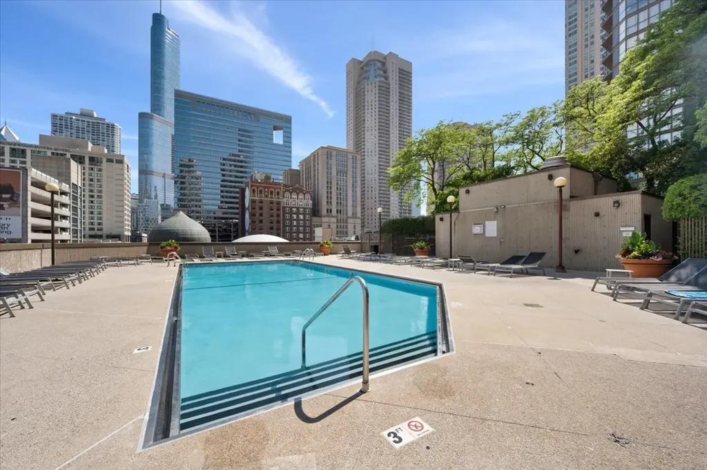 10 East Ontario Street Chicago IL 60611