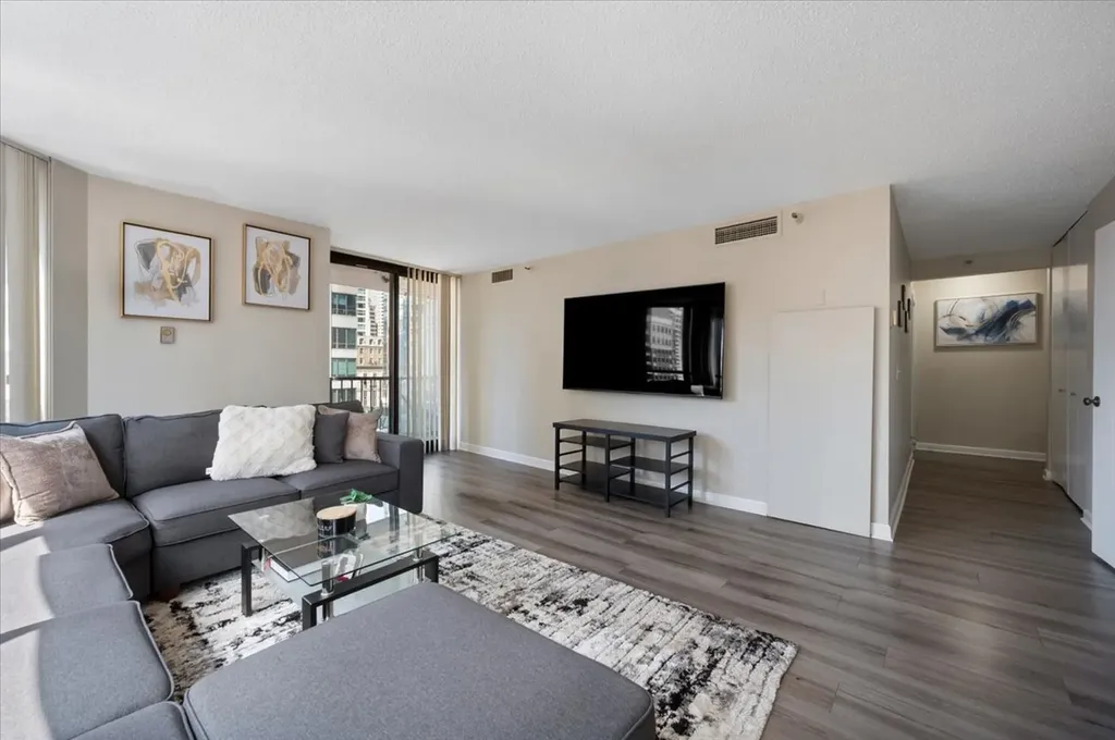 10 East Ontario Street Chicago IL 60611