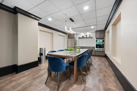 10 East Ontario Street Chicago IL 60611
