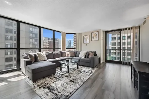 10 East Ontario Street Chicago IL 60611