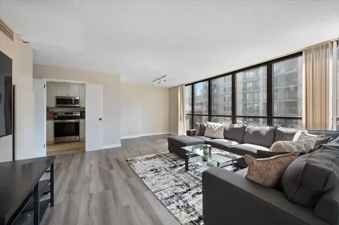 10 East Ontario Street Chicago IL 60611