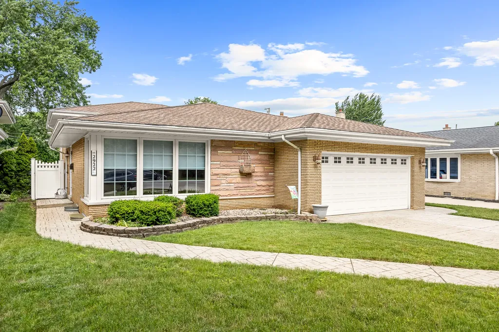2922 Sunnyside Avenue Westchester IL 60154