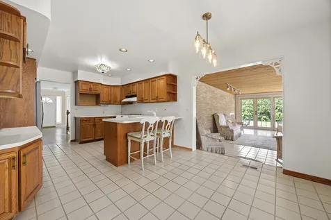 2922 Sunnyside Avenue Westchester IL 60154