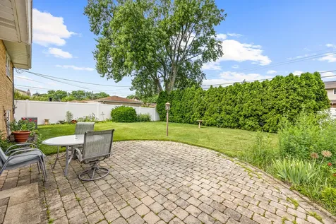 2922 Sunnyside Avenue Westchester IL 60154