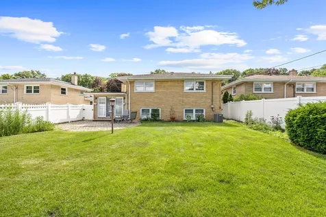 2922 Sunnyside Avenue Westchester IL 60154