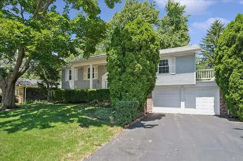 830 Woodhollow Lane Buffalo Grove IL 60089