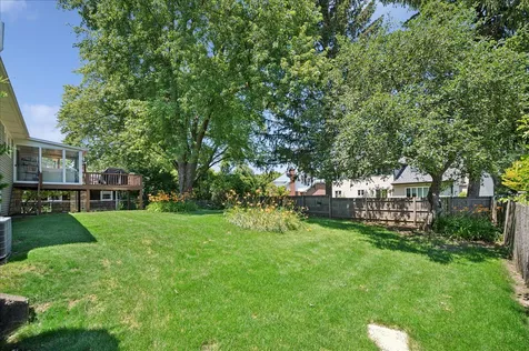 830 Woodhollow Lane Buffalo Grove IL 60089