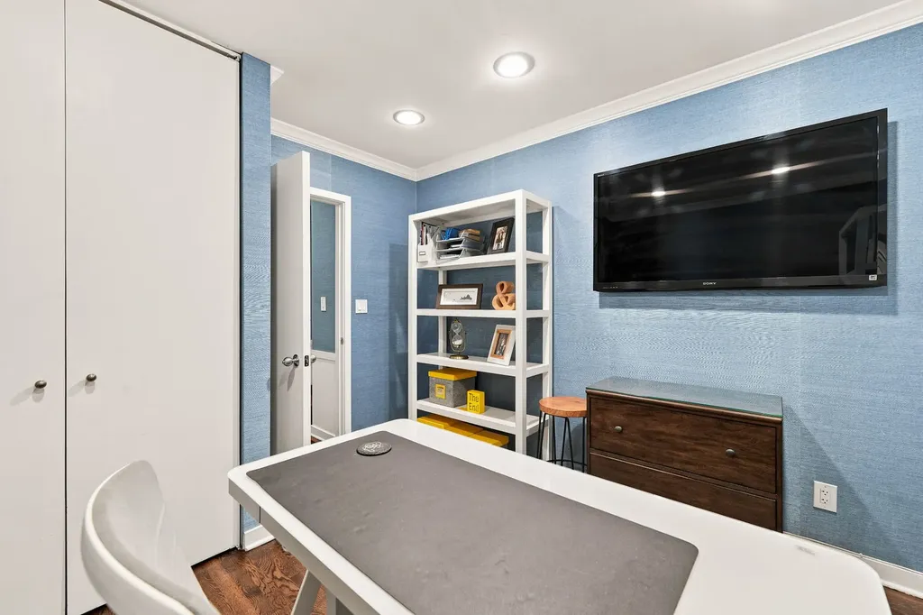 107 West Delaware Place Chicago IL 60610