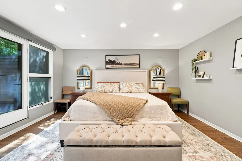 107 West Delaware Place Chicago IL 60610