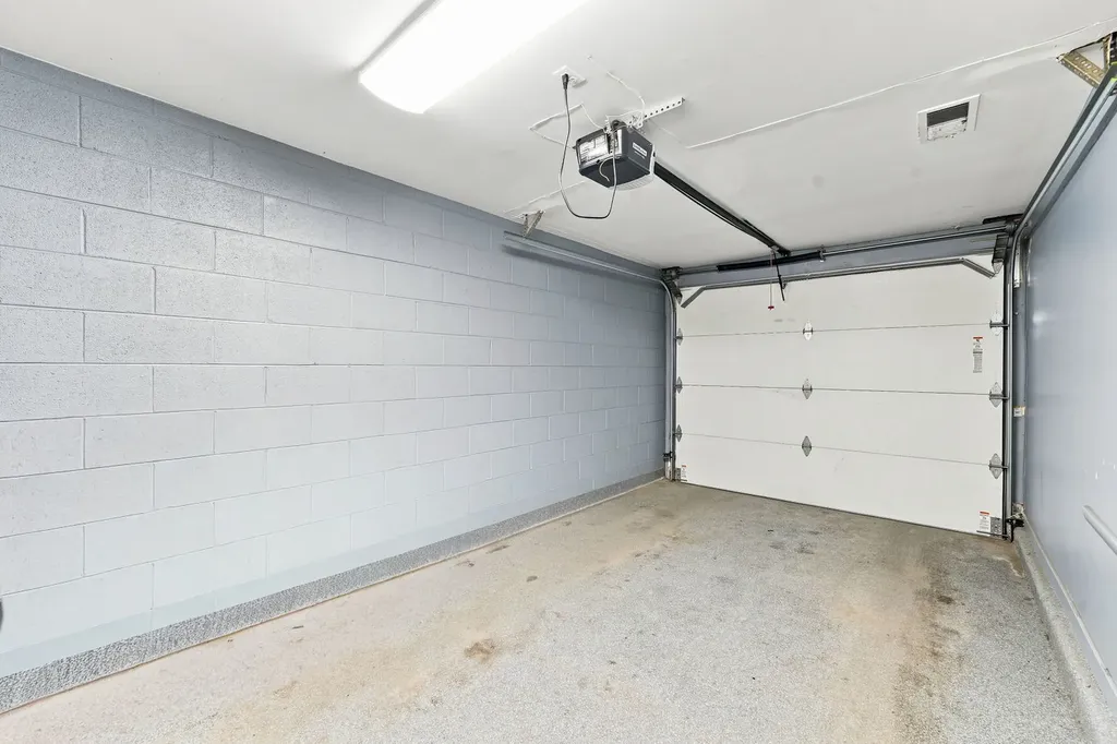 107 West Delaware Place Chicago IL 60610