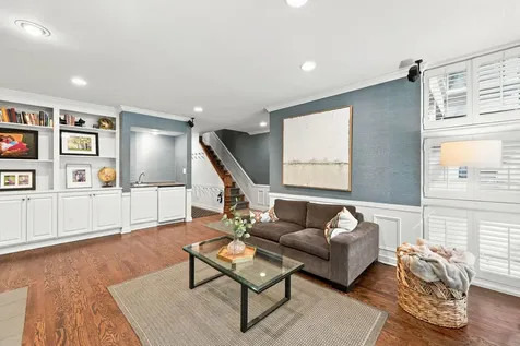 107 West Delaware Place Chicago IL 60610