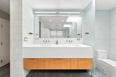 107 West Delaware Place Chicago IL 60610