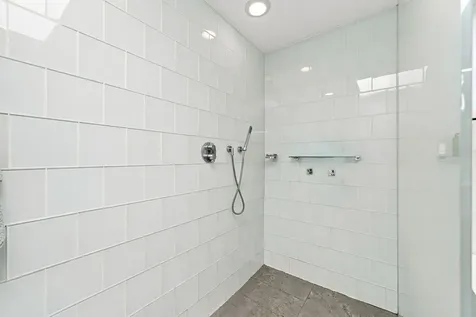 107 West Delaware Place Chicago IL 60610