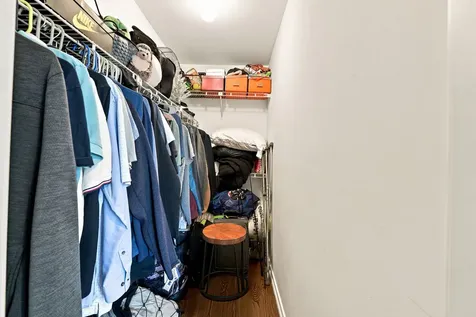 107 West Delaware Place Chicago IL 60610