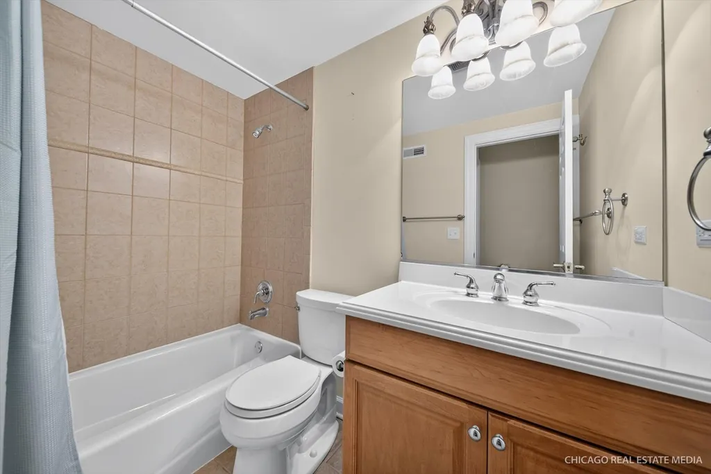 7 Castle Pines Court Lake In The Hills IL 60156