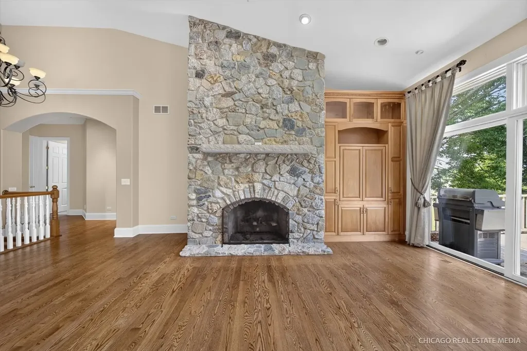 7 Castle Pines Court Lake In The Hills IL 60156
