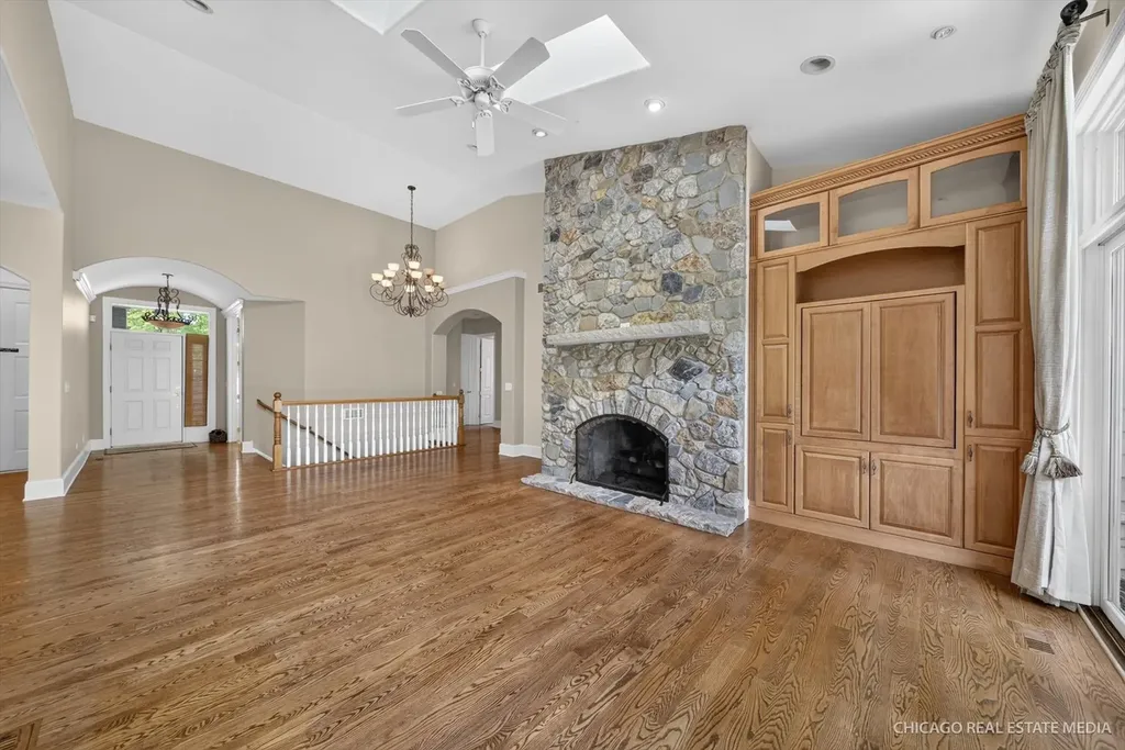 7 Castle Pines Court Lake In The Hills IL 60156
