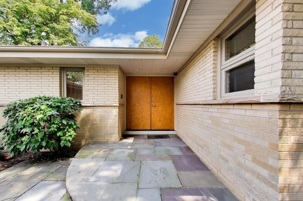 9139 Kedvale Avenue Skokie IL 60076