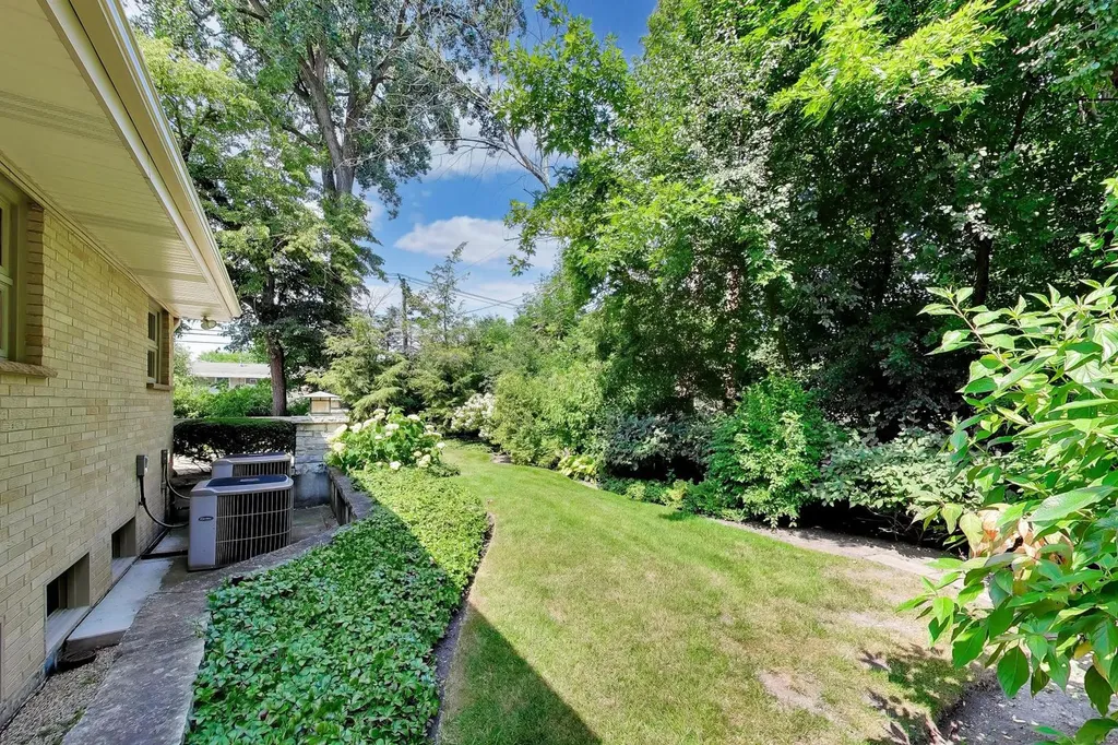 9139 Kedvale Avenue Skokie IL 60076
