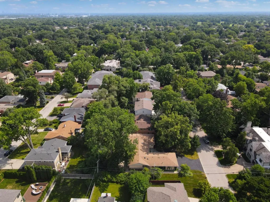 9139 Kedvale Avenue Skokie IL 60076