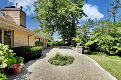 9139 Kedvale Avenue Skokie IL 60076
