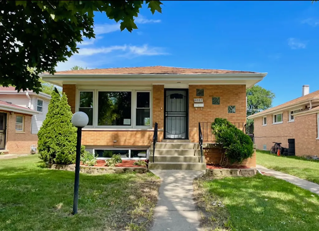 16007 Vine Avenue Harvey IL 60426