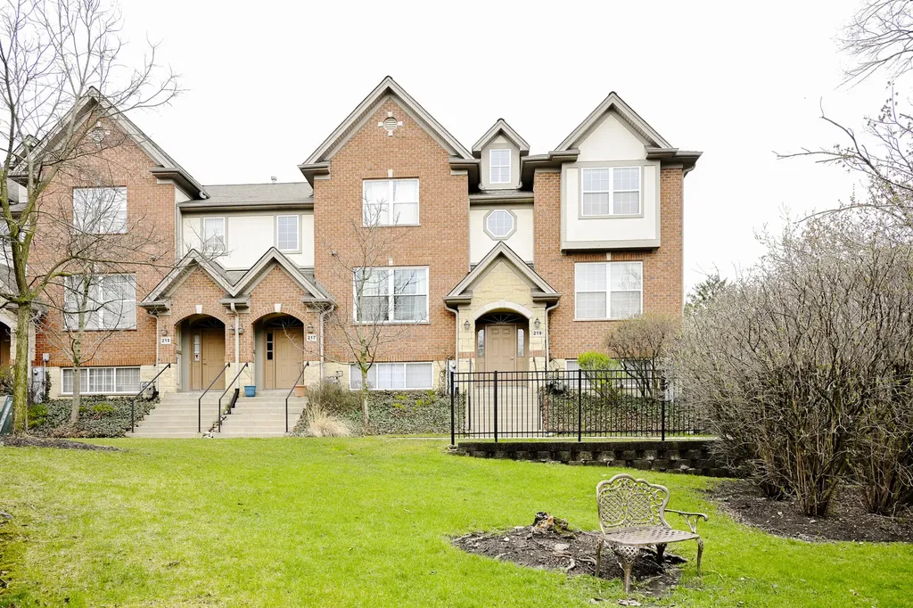 219 Riverfront Drive Mount Prospect IL 60056