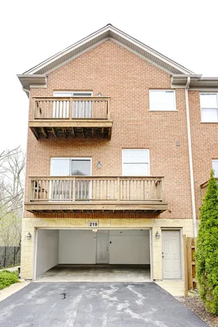 219 Riverfront Drive Mount Prospect IL 60056