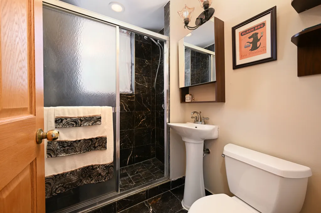 2539 West Foster Avenue Chicago IL 60625
