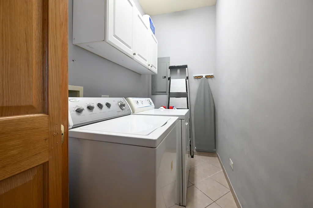 2539 West Foster Avenue Chicago IL 60625